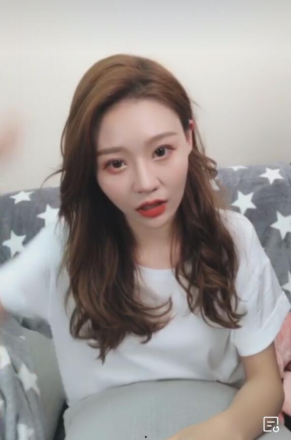 网红黑料视频 万茜自爆一年潜七次,一年潜入七次，揭秘背后真相